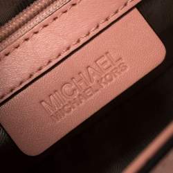 مملوكة مسبقًا حقيبة كتف مايكل مايكل كورس سلما جلد رقعة وردية