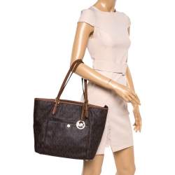 Pre Owned حقيبة مايكل مايكل كورس شيارا كانفاس بني داكن بالشعار