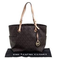 Pre Owned حقيبة مايكل مايكل كورس جيت سيت إيست ويست كانفاس بالشعار بنية