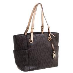 Pre Owned حقيبة مايكل مايكل كورس جيت سيت إيست ويست كانفاس بالشعار بنية