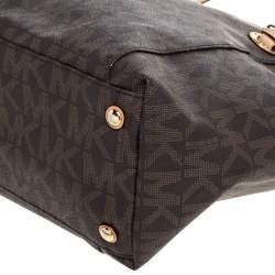 Pre Owned حقيبة مايكل مايكل كورس جيت سيت إيست ويست كانفاس بالشعار بنية