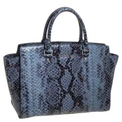 مملوكة مسبقًا MICHAEL Michael Kors Blue Python Embossed Leather Large Selma Satchel