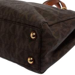 Pre Owned MICHAEL Michael Kors Brown Signature Coated Canvas Medium Cynthia Satchel