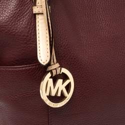 مملوكة مسبقًا حقيبة مايكل مايكل كورس جلد بيج/عنابي جيت سيت متوسطة بسحاب علوي
