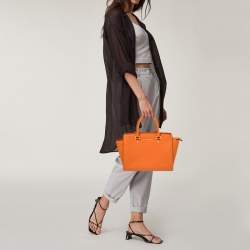 مملوكة مسبقًا Michael Kors Orange Saffiano Leather Medium Selma Tote