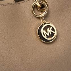 مملوكة مسبقًا حقيبة يد مايكل مايكل كورس سينثيا متوسطة جلد سافيانو بيج 