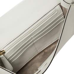 مملوكة مسبقًا حقيبة كلتش مايكل مايكل كورس تيلدا جلد سافيانو أبيض