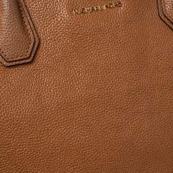 مملوكة مسبقًا حقيبة مايكل كورس مرسر كبيرة جلد محبب بني