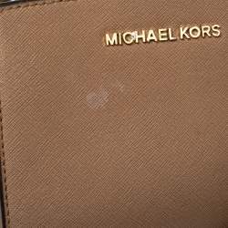 مملوكة مسبقًا حقيبة كروس مايكل كورس ميني سيلما جلد بني 