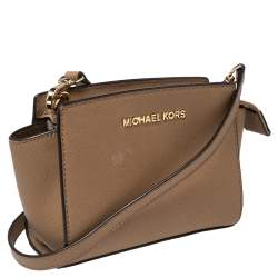 مملوكة مسبقًا حقيبة كروس مايكل كورس ميني سيلما جلد بني 