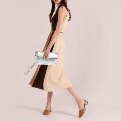 Pre Owned حقيبة كلتش مايكل مايكل كورس غطاء بطية داريا جلد فضي ميتالك