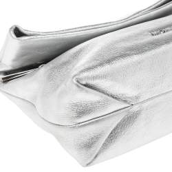 Pre Owned حقيبة كلتش مايكل مايكل كورس غطاء بطية داريا جلد فضي ميتالك