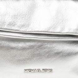 Pre Owned حقيبة كلتش مايكل مايكل كورس غطاء بطية داريا جلد فضي ميتالك