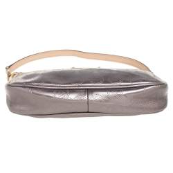 Pre Owned حقيبة باغيت مايكل مايكل كورس جلد لامع فضي بالشعار