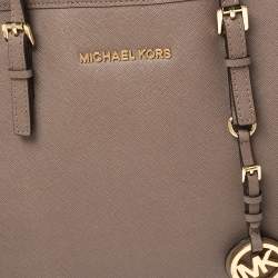 مملوكة مسبقًا MICHAEL Michael Kors Dark Beige Saffiano Leather Jet Set Travel Tote