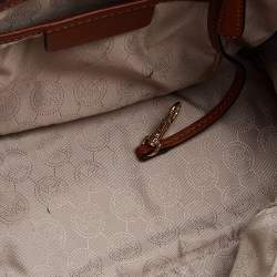 مملوكة مسبقًا ح قيبة يد توتس مايكل مايكل كورس سيلما جلد وكانفاس مقوى بالشعار بني كبيرة