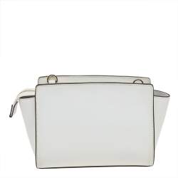 مملوكة مسبقًا حقيبة كروس مايكل مايكل كورس سيلما جلد أبيض صغيرة