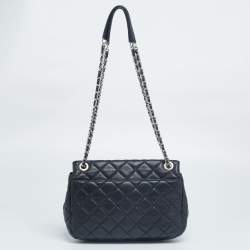 مملوكة مسبقًا حقيبة كتف مايكل مايكل كورس جلد مبطن أسود قلاب 