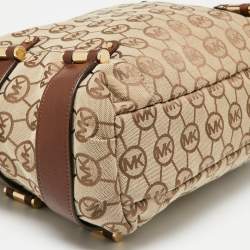 مملوكة مسبقًا حقيبة هوبو مايكل مايكل كورس جلد وكانفاس بالشعار بني/بيج