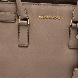 Pre Owned MICHAEL Michael Kors Beige Saffiano Leather Dillon Tote