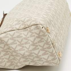 مملوكة مسبقًا MICHAEL Michael Kors White Coated Canvas and Leather Hamilton Satchel