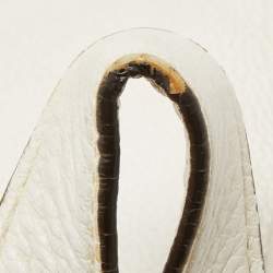 Pre Owned MICHAEL Michael Kors Off White Leather Large Camden Drawstring Shoulder Bag