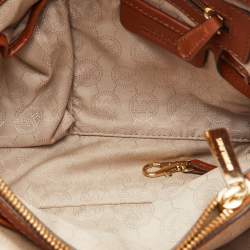 Pre Owned MICHAEL Michael Kors Vanilla/Brown Signature Coated Canvas Medium Cynthia Tote