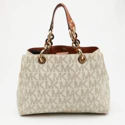 Pre Owned MICHAEL Michael Kors Vanilla/Brown Signature Coated Canvas Medium Cynthia Tote