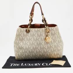 Pre Owned MICHAEL Michael Kors Vanilla/Brown Signature Coated Canvas Medium Cynthia Tote