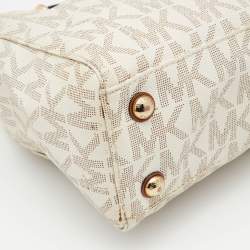 Pre Owned MICHAEL Michael Kors Vanilla/Brown Signature Coated Canvas Medium Cynthia Tote