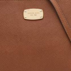 مملوكة مسبقًا MICHAEL Michael Kors Brown Leather Jet Set Travel Dome Crossbody Bag
