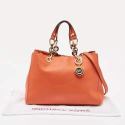مملوكة مسبقًا حقيبة يد توتس مايكل مايكل كورس سينثيا جلد سافيانو بيج فاتح