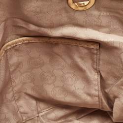 مملوكة مسبقًا حقيبة يد توتس مايكل مايكل كورس جيت سيت جلد وكانفاس مقوى بالشعار بني داكن