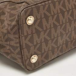 مملوكة مسبقًا حقيبة يد توتس مايكل مايكل كورس جيت سيت جلد وكانفاس مقوى بالشعار بني داكن