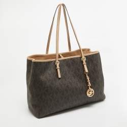 مملوكة مسبقًا MICHAEL Michael Kors Dark Brown Signature Coated Canvas Large Jet Set Travel Tote