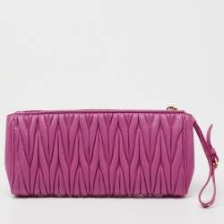 Pre Owned Miu Miu Pink Matelassé Leather Wristlet Clutch