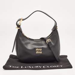 مملوكة مسبقًا Miu Miu Black Logo Plaque Leather Hobo