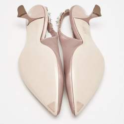 مملوكة مسبقًا Miu Miu Beige Satin Crystal Embellished Bow Slingback Pumps Size 38.5
