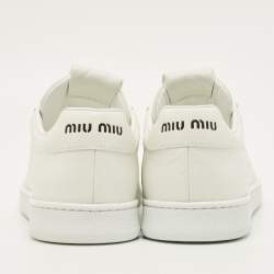 مملوكة مسبقًا حذاء رياضي ميو ميو جلد أبيض لوس سنيكرز مقاس 41