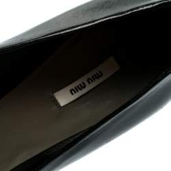 Pre Owned حذاء كعب عالي ميو ميو نعل سميك مقدمة مدببة جلد رمادي/ أسود مقاس 36.5