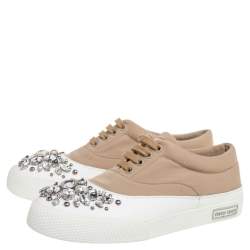 مملوكة مسبقًا حذاء رياضي ميو ميو غطاء مقدمة مزخرف كرستال مطاط وكانفاس بيج مقاس 37