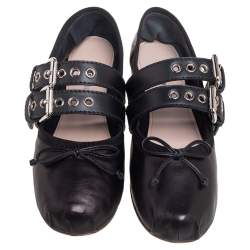 Pre Owned حذاء باليرينا فلات ميو ميو جلد أسود مزين فيونكة بإبزيم مقاس 36