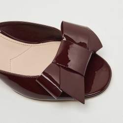 Miu Miu Burgundy Patent Leather Bow Crystal Embellished Block Heel Slide Sandals Size 37.5