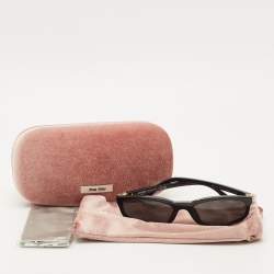 مملوكة مسبقًا Miu Miu Black SMU A06 Oval Sunglasses