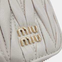 Pre Owned سلسلة مفاتيح و دلاية حقيبة ميو ميو ماتلاس (5TL527)