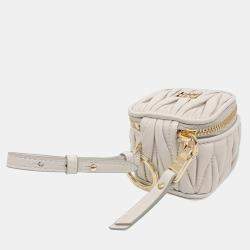 Pre Owned سلسلة مفاتيح و دلاية حقيبة ميو ميو ماتلاس (5TL527)