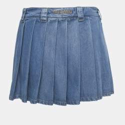 Pre Owned تنورة ميني ميو ميو جينز مطوي مطرز بشعار أزرق مقاس صغير جداً - إكس سمول