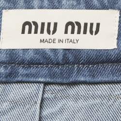 Pre Owned تنورة ميني ميو ميو جينز مطوي مطرز بشعار أزرق مقاس صغير جداً - إكس سمول