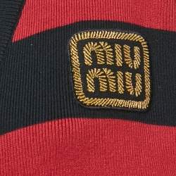 Pre Owned كارديجان ميو ميو مخطط وردي/أزرق بشعار مطرز صغير