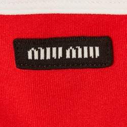 مملوكة مسبقًا مية ميو بدلة سباحة حمراء بشعار مضاف تقني بحياكة قطعة واحدة صغيرة